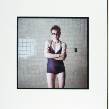 Annie Leibovitz, Laurie Anderson YMCA New York City 1983, 1983, Cibachrome on tri-acetate sheet mounted on aluminum, image: 10 3/8 × 10 3/8 inches, support: 20 × 16 inches, edition 3/40. Gift of R.K. Benites, 2005.12.03.94. © Annie Leibovitz