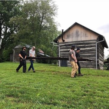 @shelterprotectsyou New art installation for the @ashevilleartmuseum in progress! Collaboration with rad team @sheltercollective + me + artist @jacobbrault + architect @a_s_s_e_m_b_l_y, with additional brute force help and good vibes from friends @johnvigeland + @mikebelleme + @jacobbiba ⚡️ Moving timbers from an 1830’s cabin in Tennessee to Asheville is apparently no joke, but this team did it so smoothly, in the rain, with plenty of jokes. Looking forward to seeing what shakes out of this one. Photo by the wildly talented @jacobbiba ⚡️